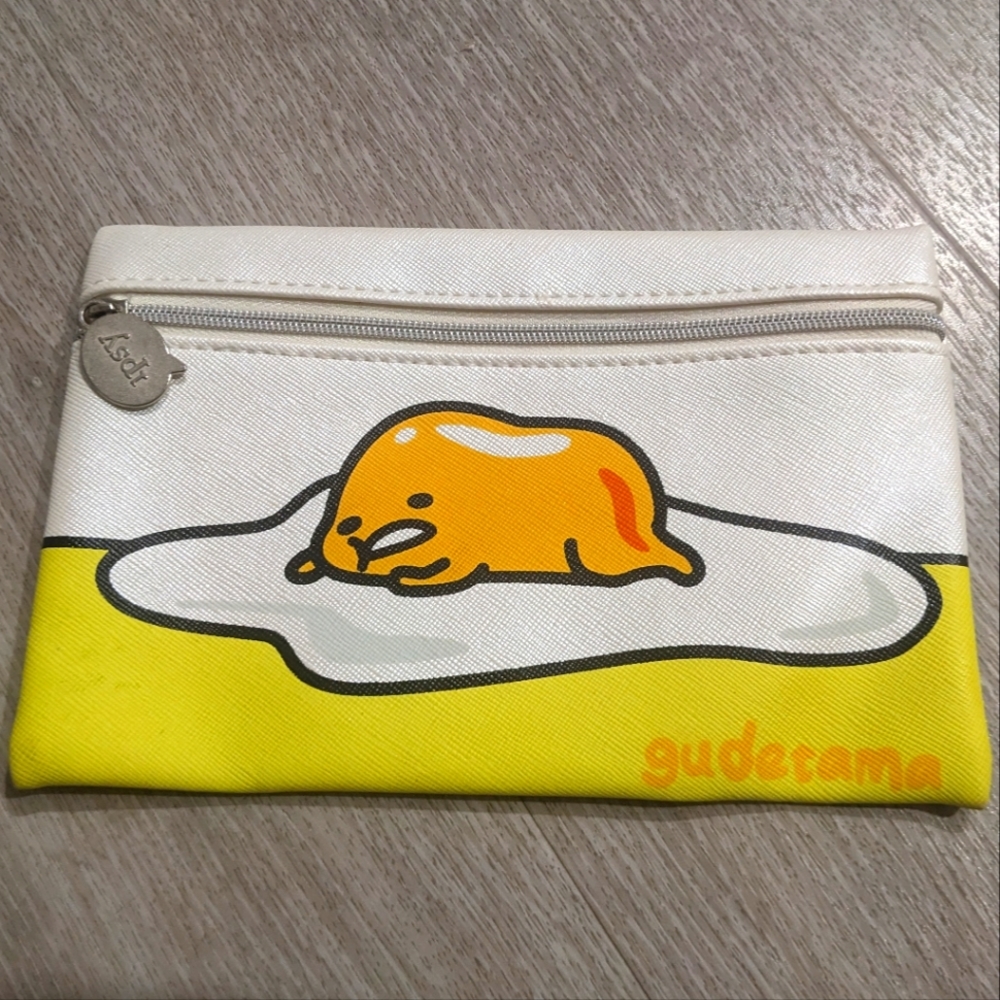 Ipsy make-up bag "gudacama" NWOT